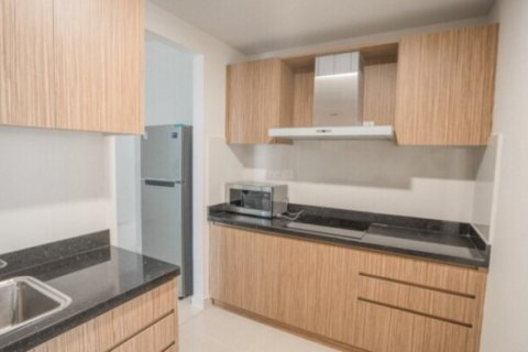 Квартира с 4 спальнями в Тхудык, Хошимин , № 27250 6