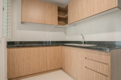 Квартира с 4 спальнями в Тхудык, Хошимин , № 27250 5
