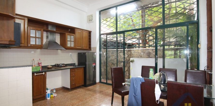 4 bedrooms Villa in Tay Ho, Ha Noi,  No. 20197