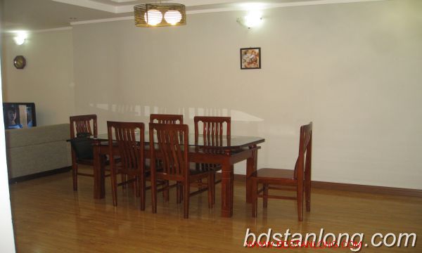 Квартира с 3 спальнями в Тэйхо, Ханой, Вьетнам № 8676