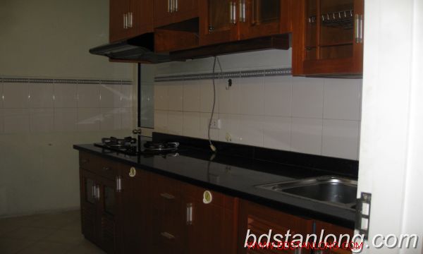 Квартира с 3 спальнями в Тэйхо, Ханой, Вьетнам № 8676