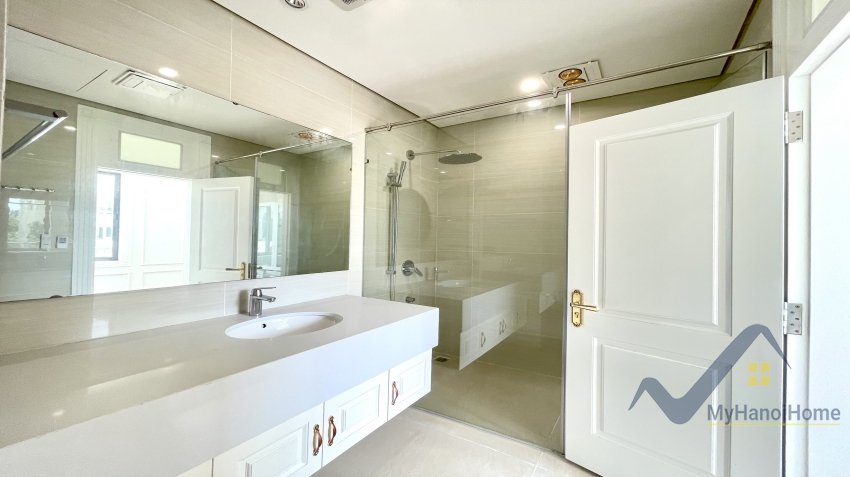 4 bedrooms Villa in Long Bien, Ha Noi, Vietnam No. 18959