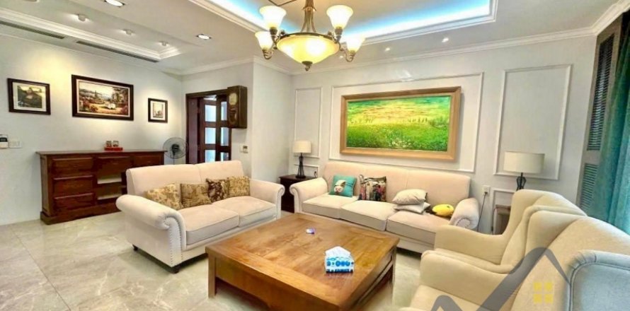 5 bedrooms Villa in Ha Noi, No. 18755
