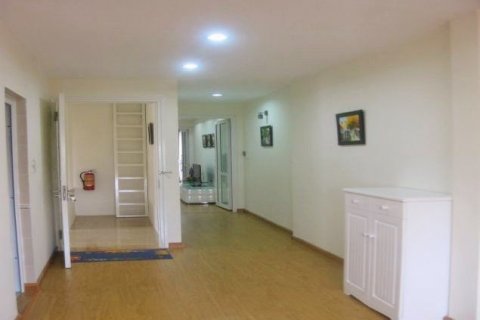 Квартира с 1 спальней в Тэйхо, Ханой ,  № 5853