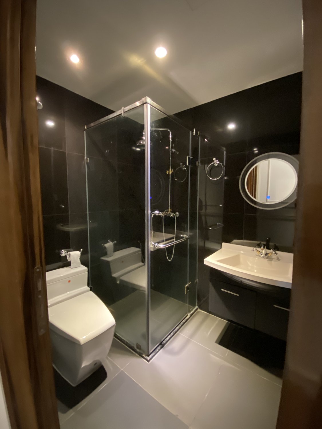 2 bedrooms Condo in District 3, Ho Chi Minh, Vietnam No. 26052