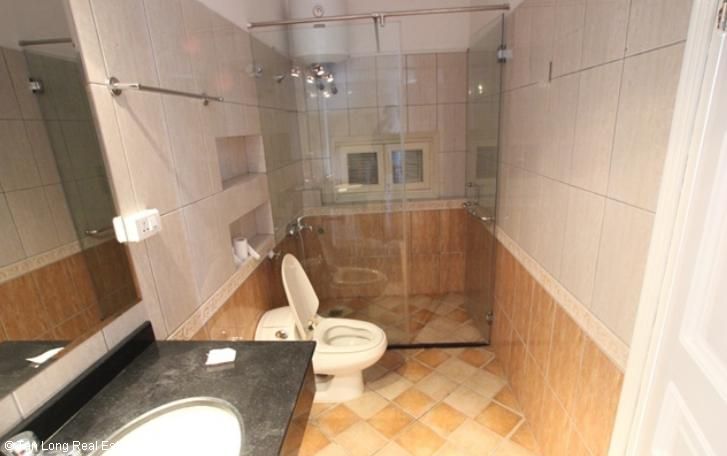 Квартира с 3 спальнями в Тэйхо, Ханой, Вьетнам № 7509
