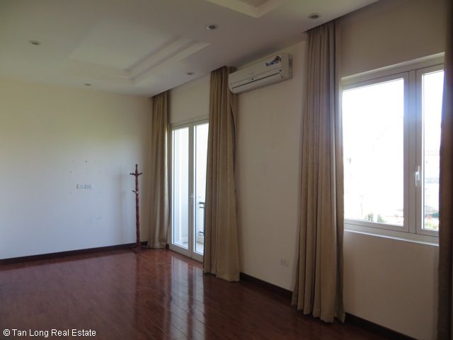 4 bedrooms Villa in Long Bien, Ha Noi, Vietnam No. 5687