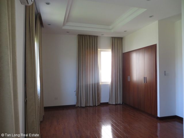4 bedrooms Villa in Long Bien, Ha Noi, Vietnam No. 5687