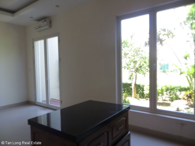 4 bedrooms Villa in Long Bien, Ha Noi, Vietnam No. 5687
