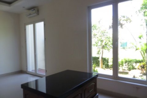 4 bedrooms Villa in Long Bien, Ha Noi, No. 5687 9