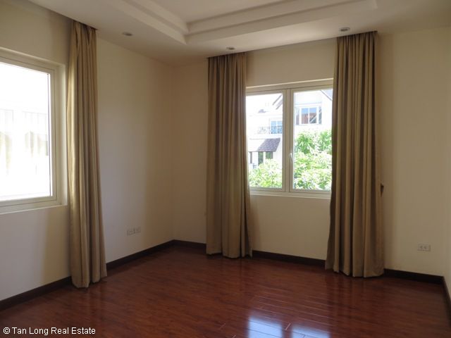 4 bedrooms Villa in Long Bien, Ha Noi, Vietnam No. 5687