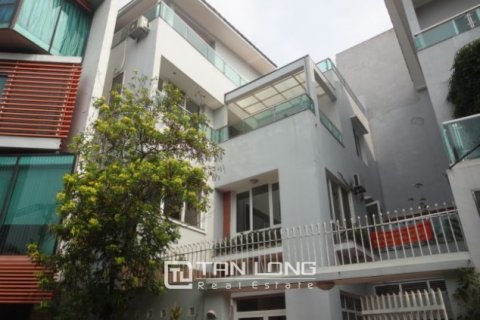 4 bedrooms House in Tay Ho, Ha Noi, No. 5134