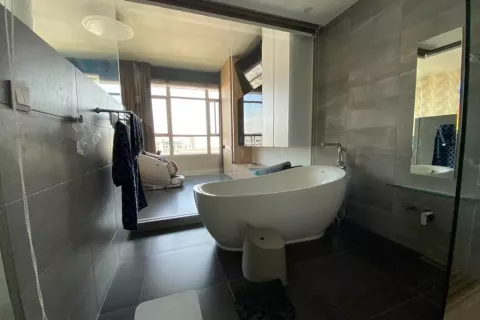 Квартира с 4 спальнями в Тхудык, Хошимин , № 12660