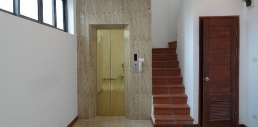 2 bedrooms Duplex in Tay Ho, Ha Noi, No. 9513