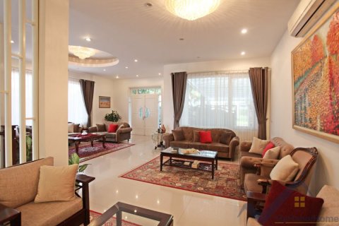 5 bedrooms Villa in Tay Ho, Ha Noi, No. 19078 5
