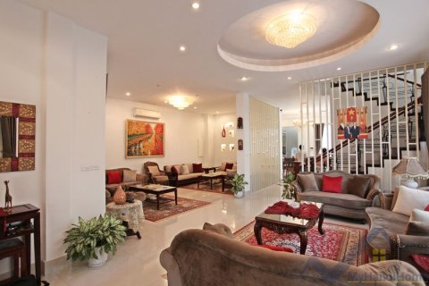 5 bedrooms Villa in Tay Ho, Ha Noi, No. 19078 3