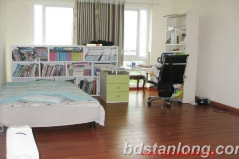 4 bedrooms Apartment in Tay Ho, Ha Noi,  No. 7866 4