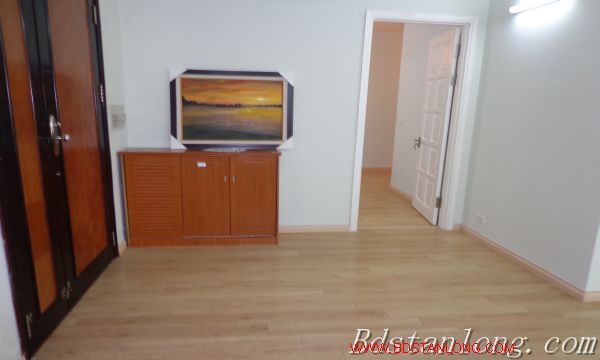Квартира с 3 спальнями в Тэйхо, Ханой, Вьетнам № 7680