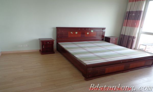 Квартира с 3 спальнями в Тэйхо, Ханой, Вьетнам № 7680