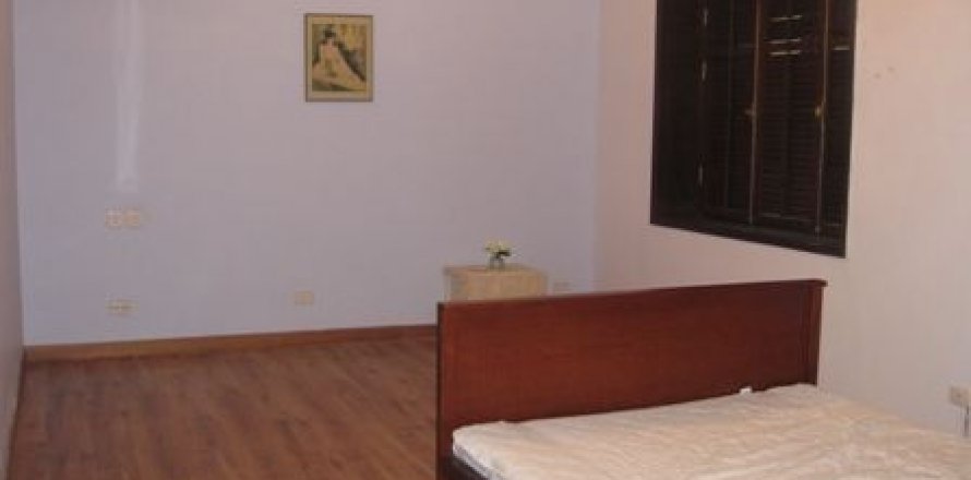 Квартира с 4 спальнями в Тэйхо, Ханой , № 7682