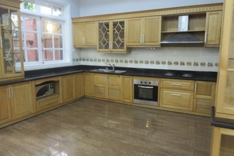 4 bedrooms Apartment in Tay Ho, Ha Noi, No. 5498 8