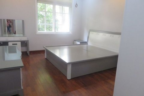 4 bedrooms Apartment in Tay Ho, Ha Noi, No. 5498 9