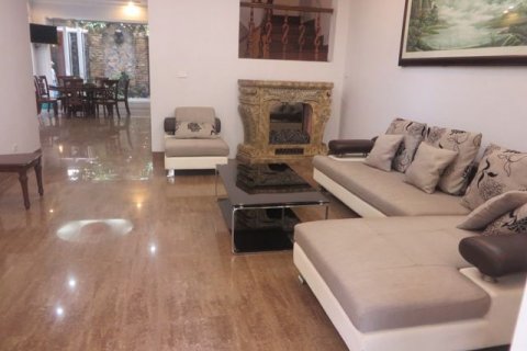 4 bedrooms Apartment in Tay Ho, Ha Noi, No. 5498 5