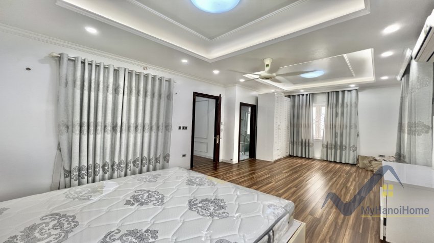 4 bedrooms Villa in Long Bien, Ha Noi, Vietnam No. 18909