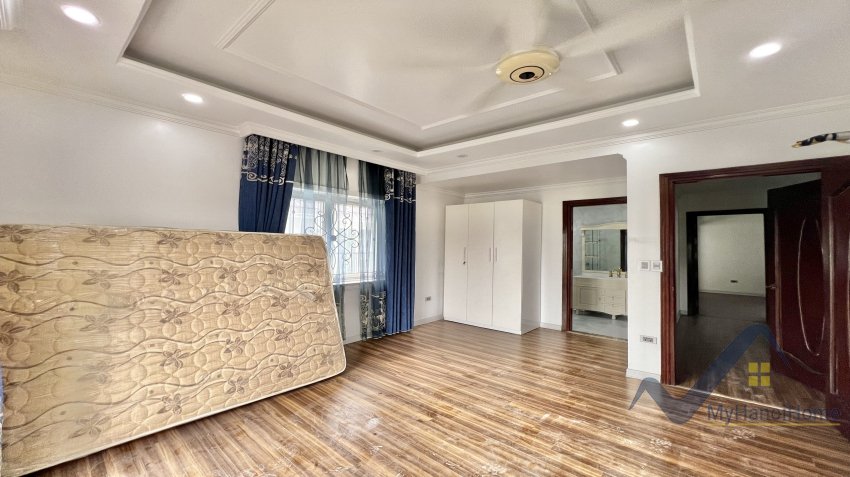 4 bedrooms Villa in Long Bien, Ha Noi, Vietnam No. 18909