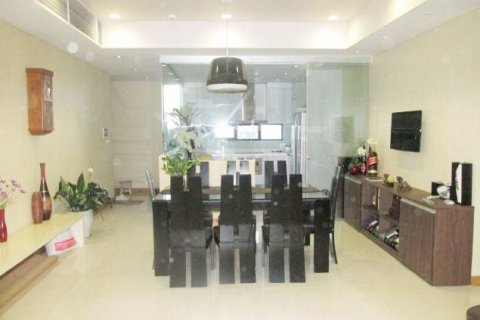 Квартира с 3 спальнями в Намтыльем, Ханой ,  № 6759