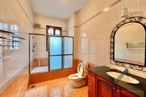 5 bedrooms Villa in Tay Ho, Ha Noi,  No. 20256 18