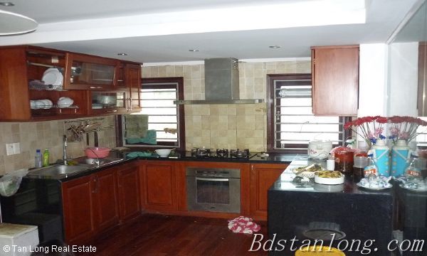 Вилла с 5 спальнями в Намтыльем, Ханой, Вьетнам № 8299