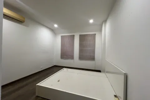 4 bedrooms House in Ho Chi Minh,  No. 27437 9