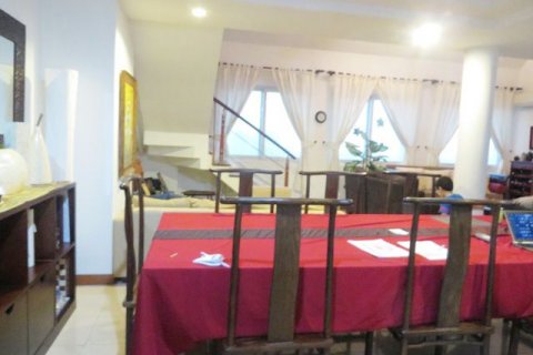 4 bedrooms Apartment in Tay Ho, Ha Noi, No. 6740 7