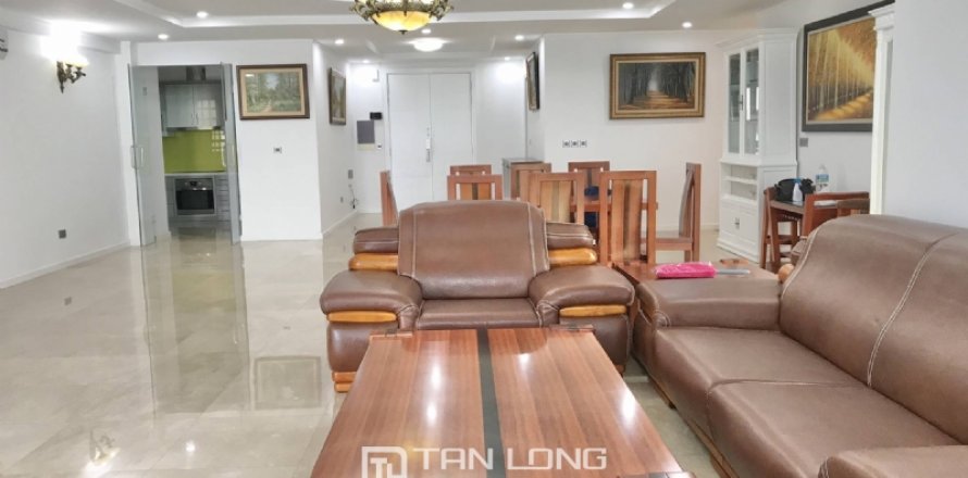 4 bedrooms Apartment in Tay Ho, Ha Noi, No. 2363