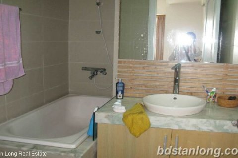 Квартира с 3 спальнями в Хоанкьем, Ханой ,  № 8445