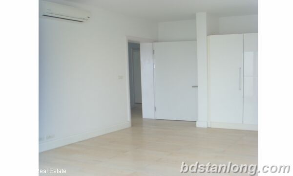3 bedrooms Apartment in Tay Ho, Ha Noi, Vietnam No. 7155