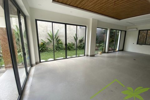 4 bedrooms Villa in Nha Trang, No. 28052 3