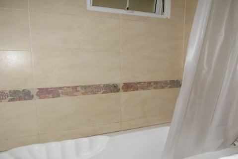 3 bedrooms Apartment in Tay Ho, Ha Noi,  No. 20361 18