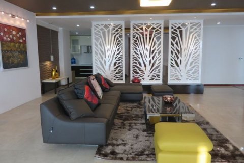 4 bedrooms Apartment in Tay Ho, Ha Noi,  No. 6244 5