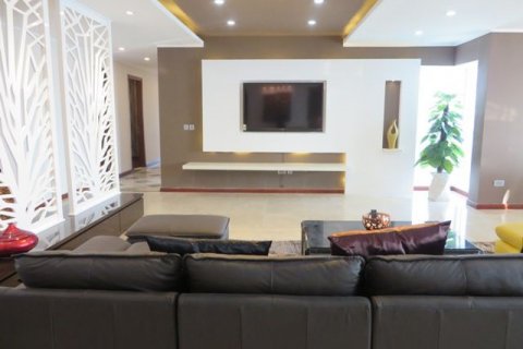 4 bedrooms Apartment in Tay Ho, Ha Noi,  No. 6244 3