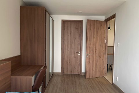 Кондоминиум  с 2 спальнями в Midori Park The Glory в Тхузаумот,  № 25332 5