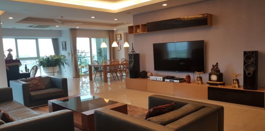 4 bedrooms Apartment in Tay Ho, Ha Noi,  No. 19561