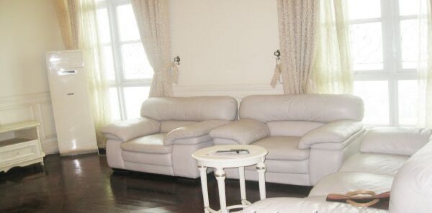 Квартира с 3 спальнями в Намтыльем, Ханой ,  № 8510