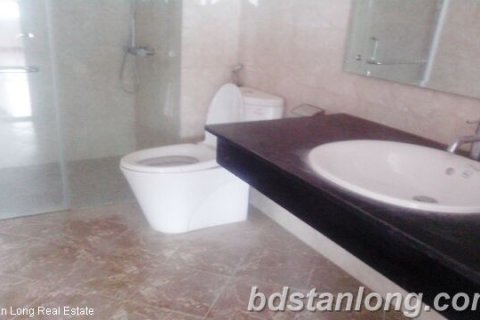 3 bedrooms Apartment in Dong Da, Ha Noi, No. 8045 9