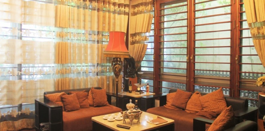 4 bedrooms House in Tay Ho, Ha Noi, No. 3049