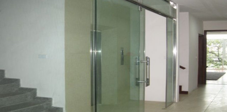 Квартира с 2 спальнями в Бадинь, Ханой , № 7630
