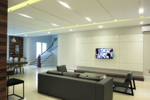 3 bedrooms Villa in Long Bien, Ha Noi, No. 5270 2