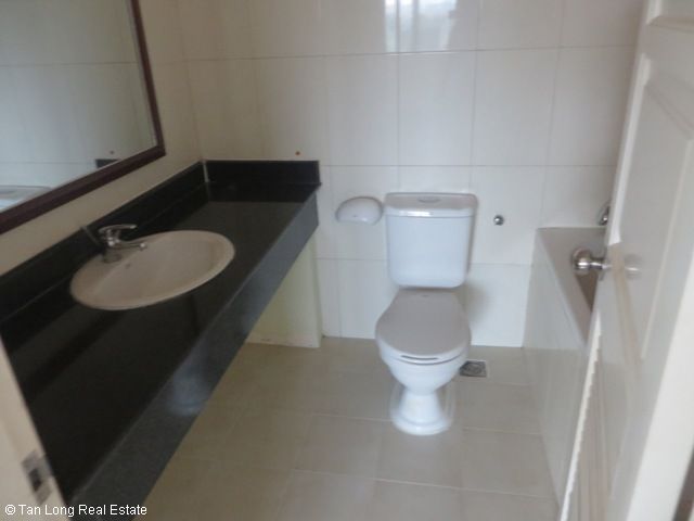 3 bedrooms Apartment in Tay Ho, Ha Noi, Vietnam No. 5764