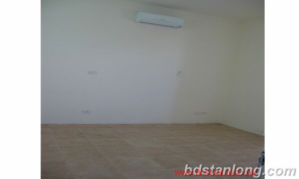 3 bedrooms Apartment in Dong Da, Ha Noi, Vietnam No. 8657